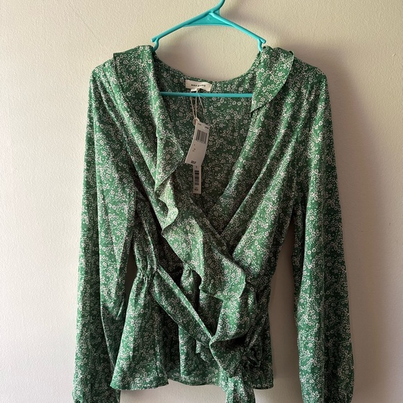 Max Studio Women's Size SLong Sleeve Wrap Ruffle Front Top NWT - Picture 3 of 6